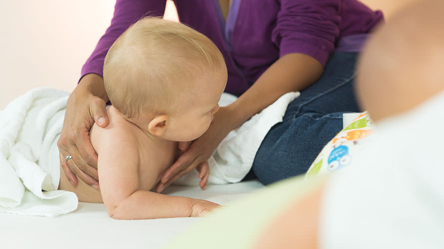 Babymassage Bild